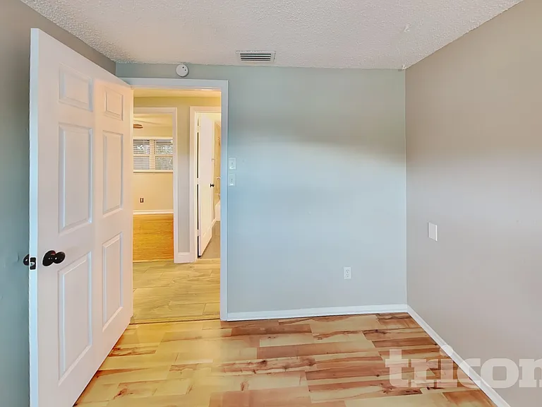 1705 Coppertree Dr — Photo 8