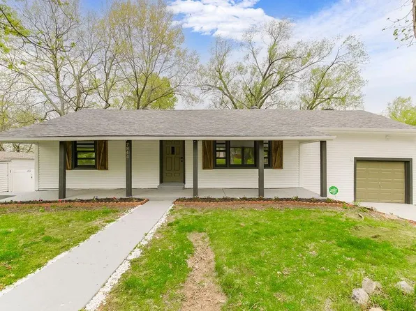 7844 Smalley Ave, Kansas City, MO 64138