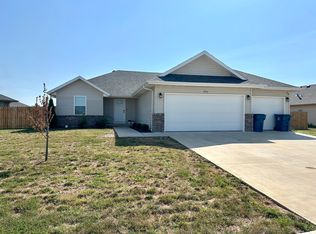 496 E Melton Rd, Ozark, MO 65721