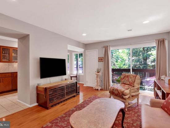 2-12 Aspen Way, Doylestown, PA 18901