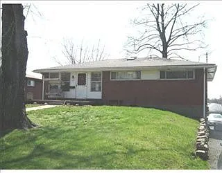 447 Valley View Dr photo 1