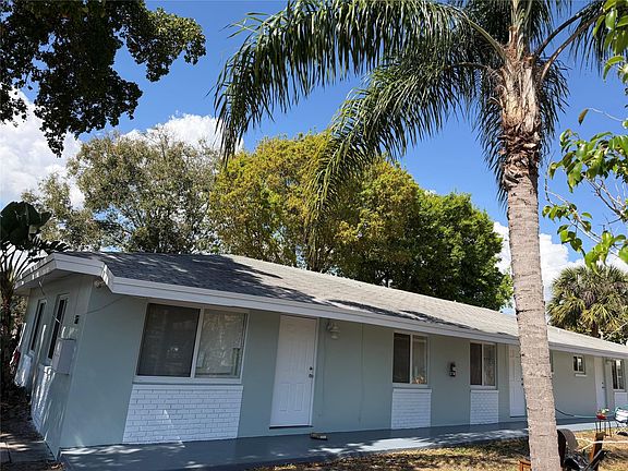 2nd image of 131 SW 14th Court