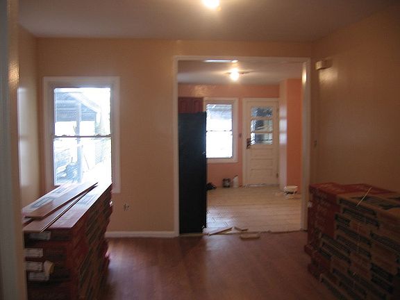 3rd image of 11529 146th St