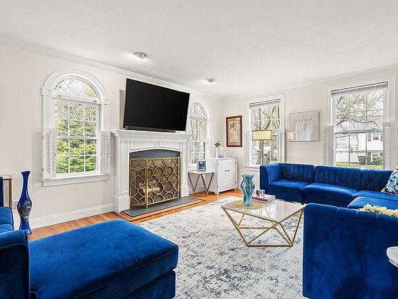 3rd image of 55 Wompatuck Rd
