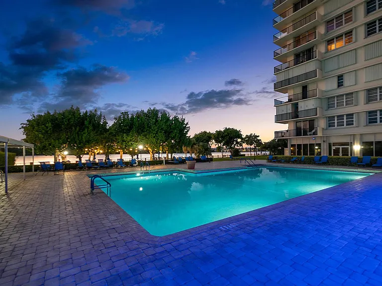 2121 N Ocean Blvd #1103W — Photo 35