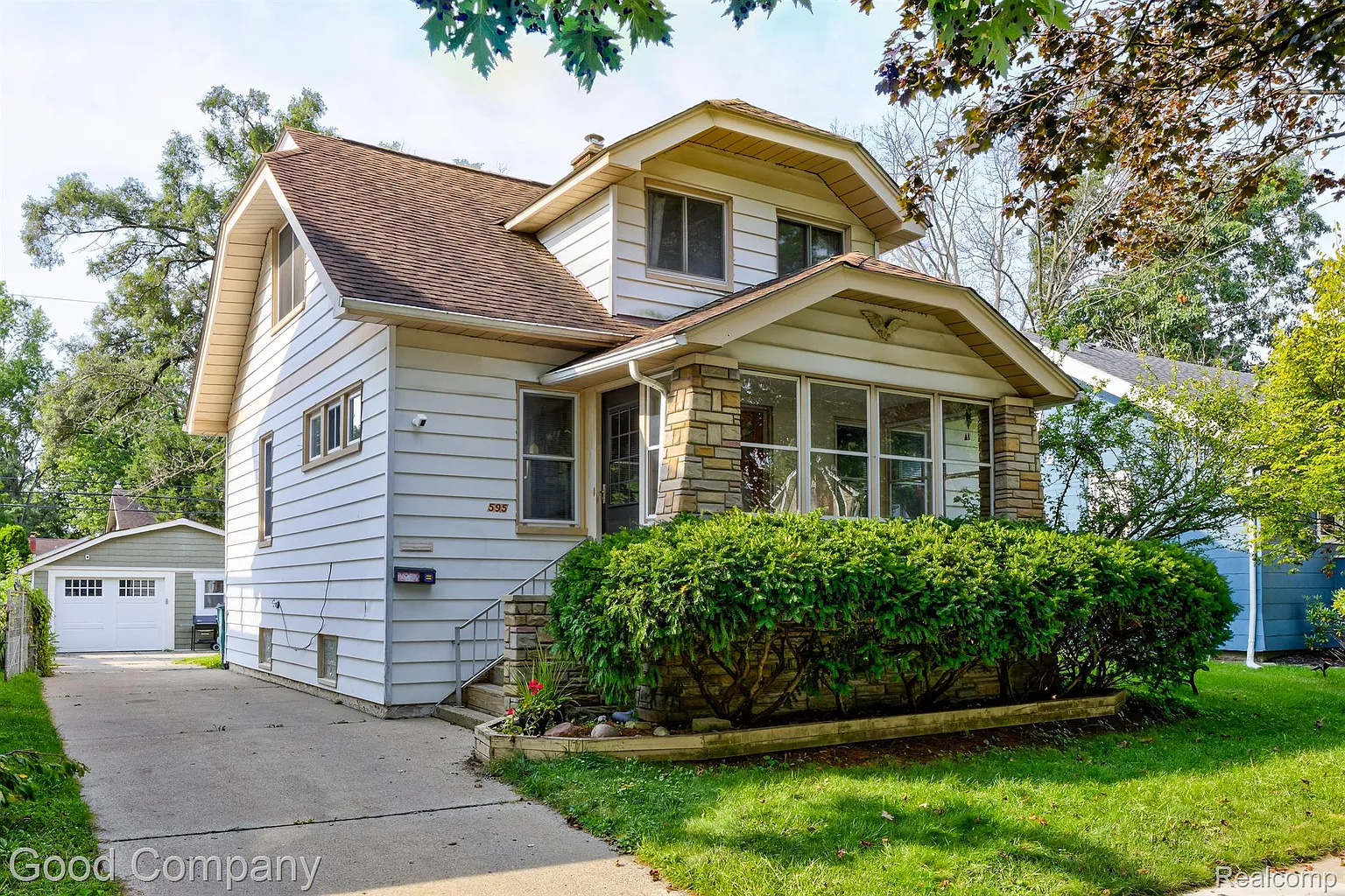 595 Albany St photo 1