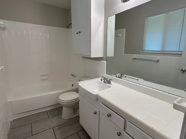 Maywood Cir — Photo 17