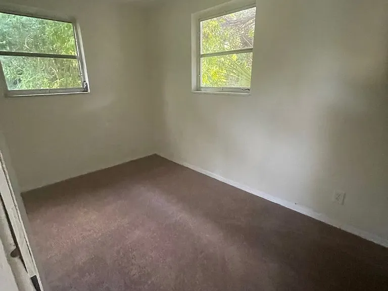 1464 Richmond Ave — Photo 8