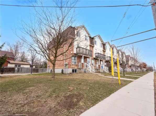 142 York Rd #1, Guelph, ON N1E 3E9