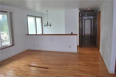 4th image of 2627 S 142nd St
