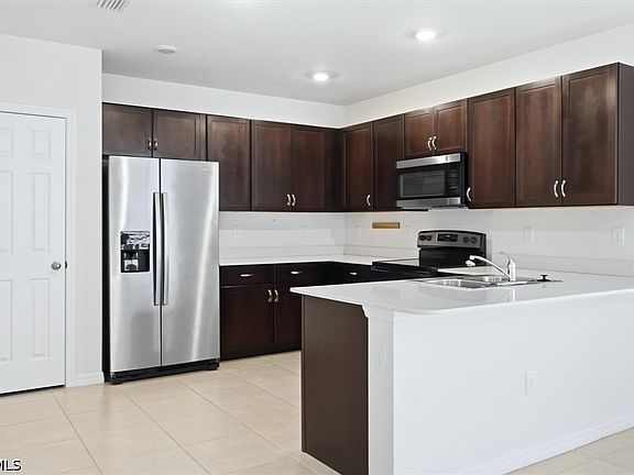 3rd image of 20530 Plumwood Loop