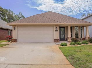 2082 Fountainview Dr, Navarre, FL 32566