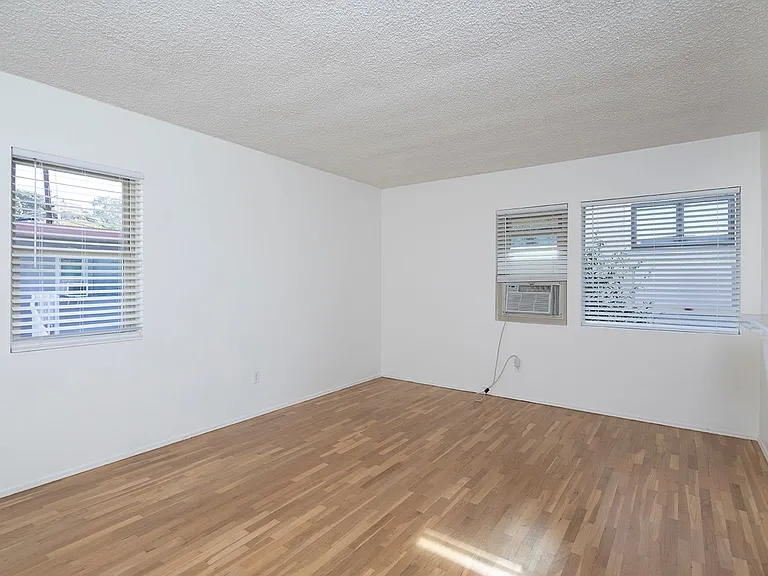 7417 Herschel Avenue — Photo 4