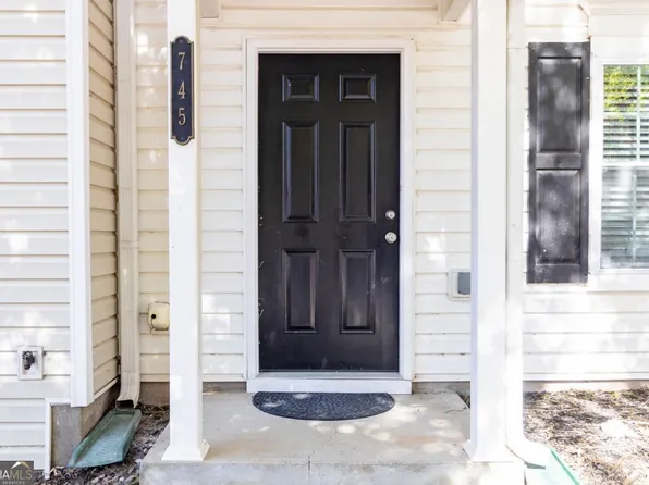745 Crestwell Cir SW, Atlanta, GA 30331