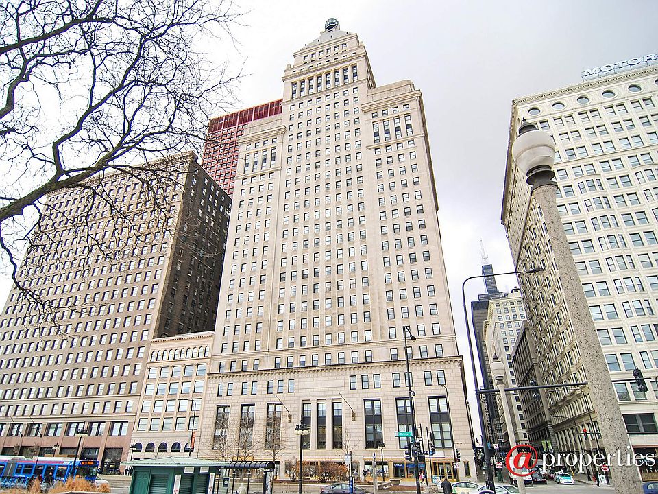 Exterior - Metropolitan Tower