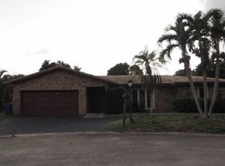 1086 NW 82nd Ter, Coral Springs, FL 33071