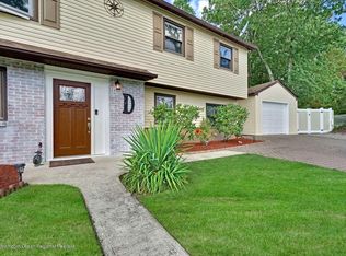7 Avon Ct, Toms River, NJ 08753