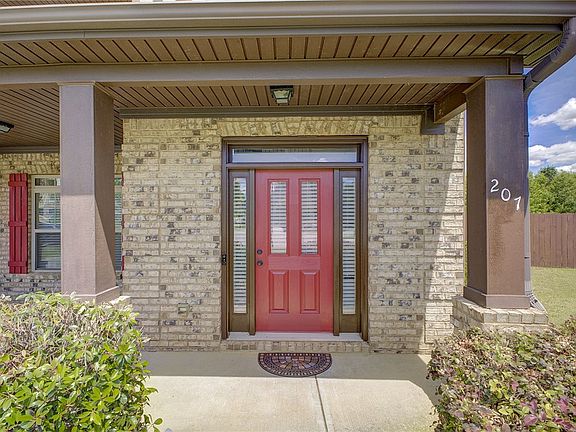 2nd image of 207 E Deer Dr