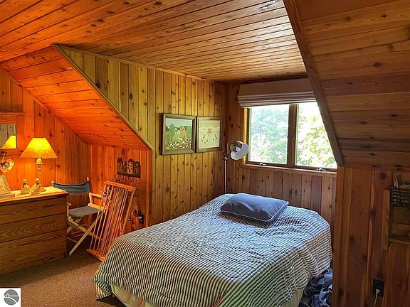 5th image of 2911 Gilbert Ln