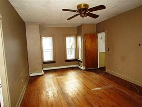 2nd image of 275 Orange St