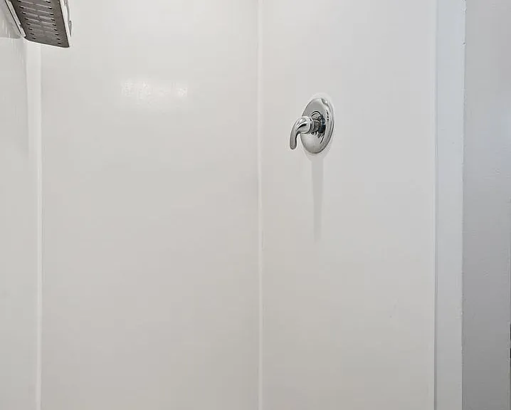 8 W Howe St — Photo 12