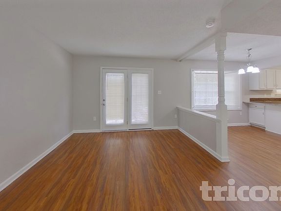 3rd image of 8339 Mission Hills Rd