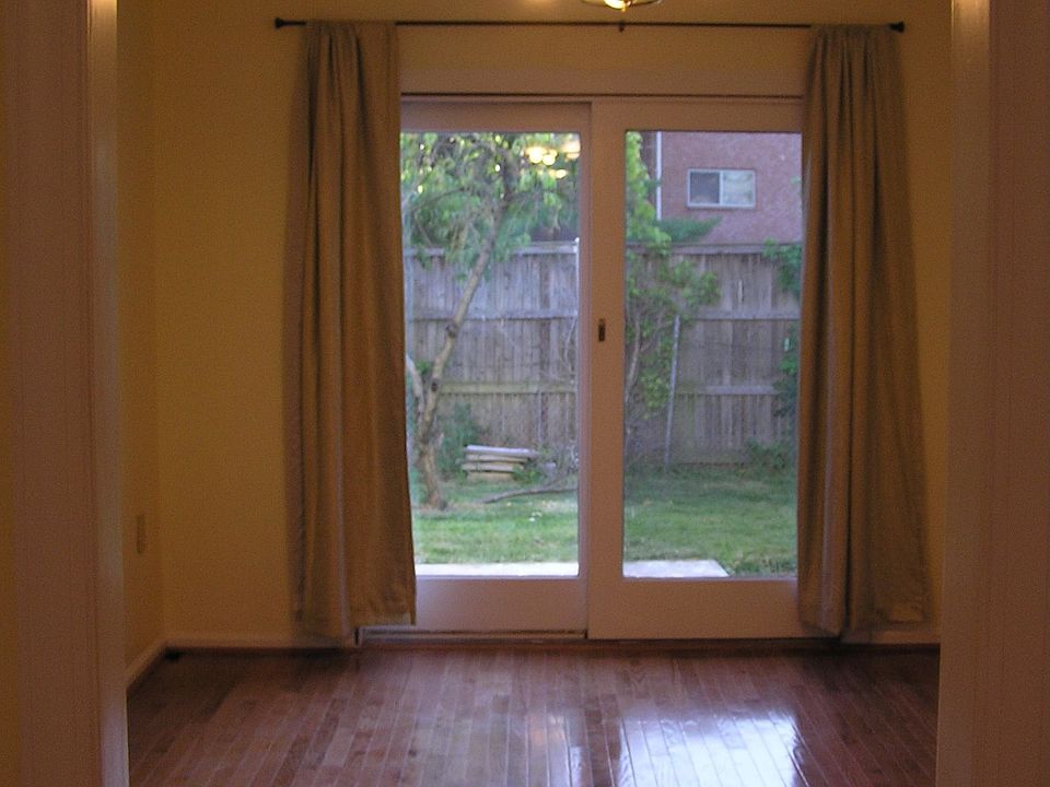 Living-to Dining-to Glass Sliding Door