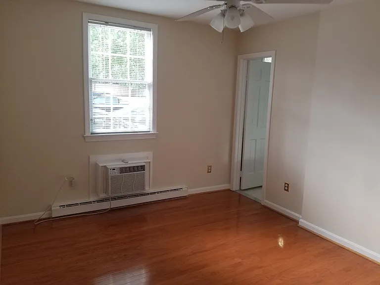 321 Wilkes St — Photo 36