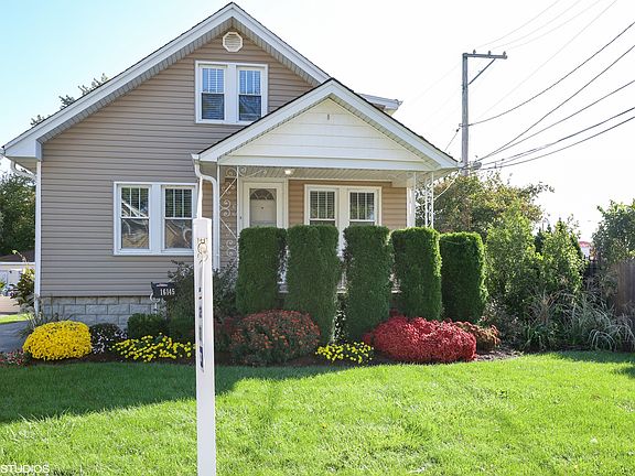 2nd image of 16145 Evans Ave