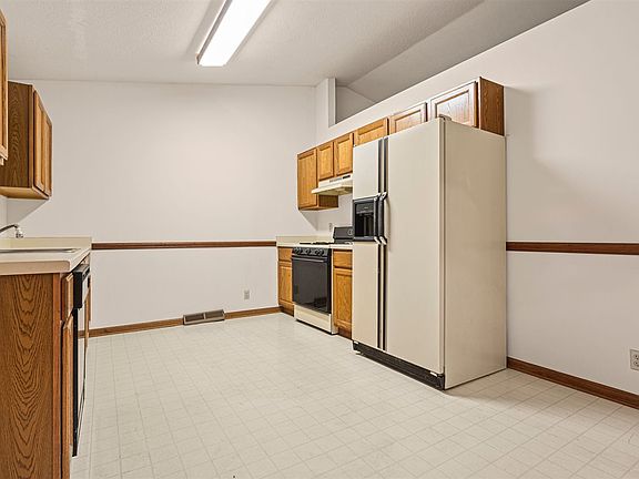5th image of 958 Stonefield Ln
