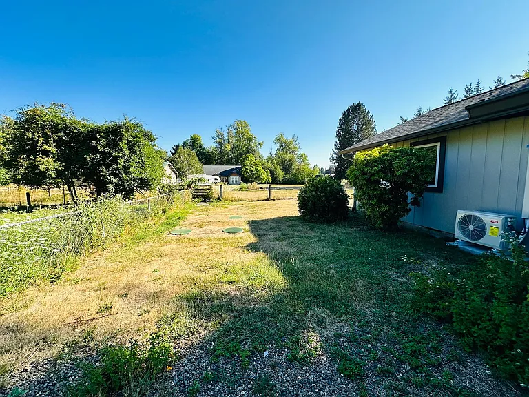 22213 NE 37th Ave — Photo 22