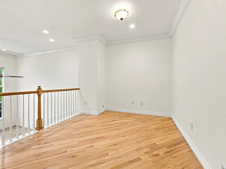 9217 Kornbrust Cir — Photo 7