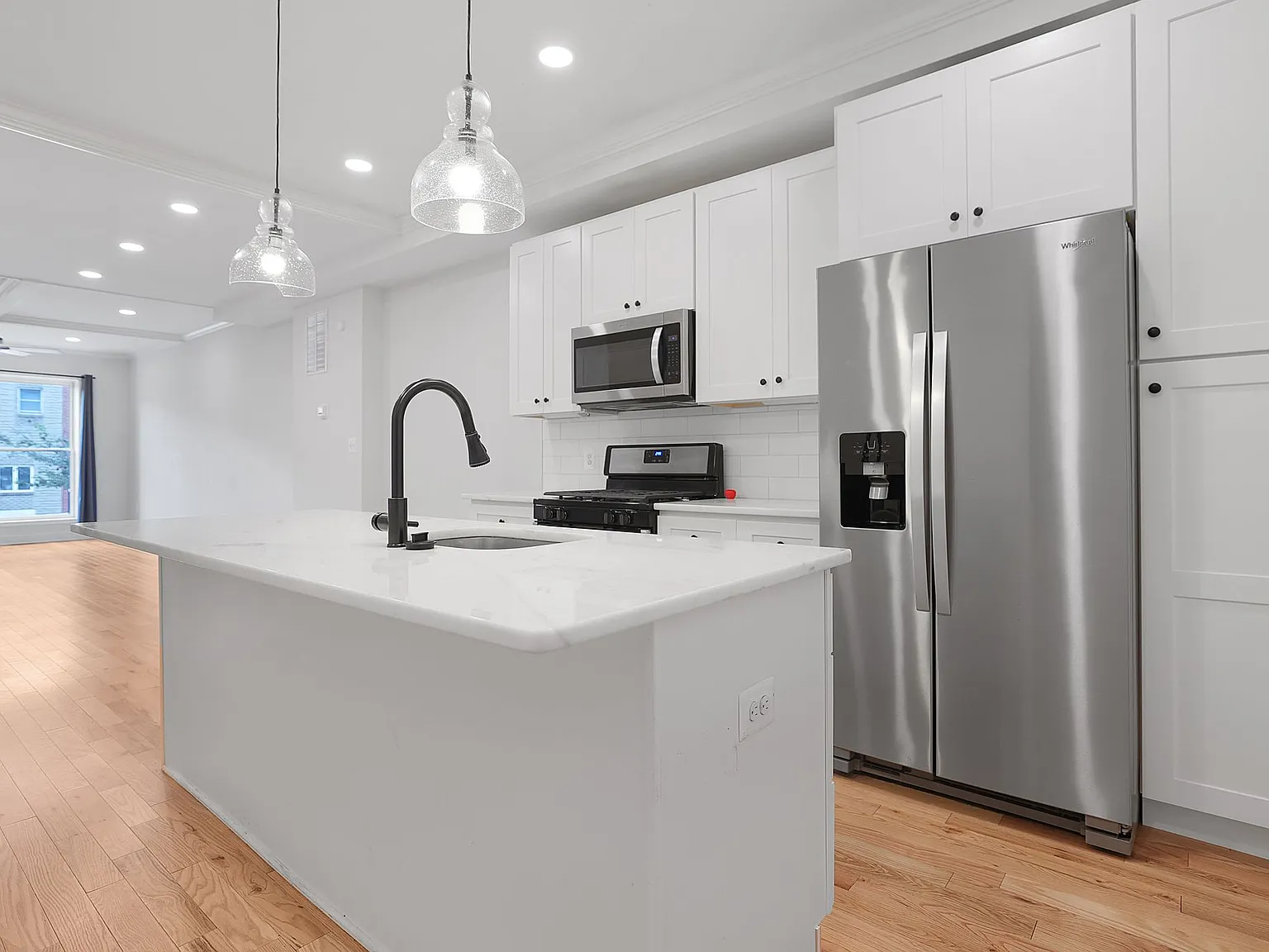 4 bed, 1765 sqft, $2,900 — Photo 3