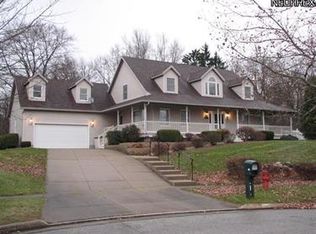 352 W Garwood Cir, Tallmadge, OH