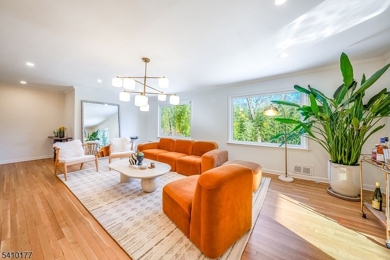 1st image of 250 Old Short Hills Rd