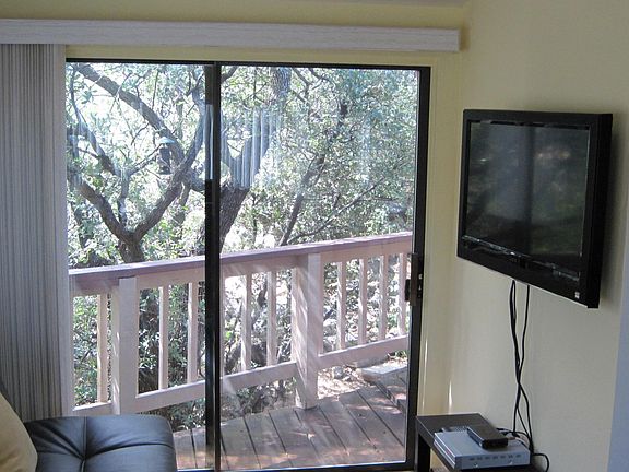 5th image of 801 N Wildflower Dr