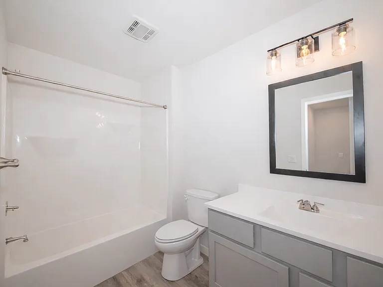 899 Chapel Dr — Photo 10