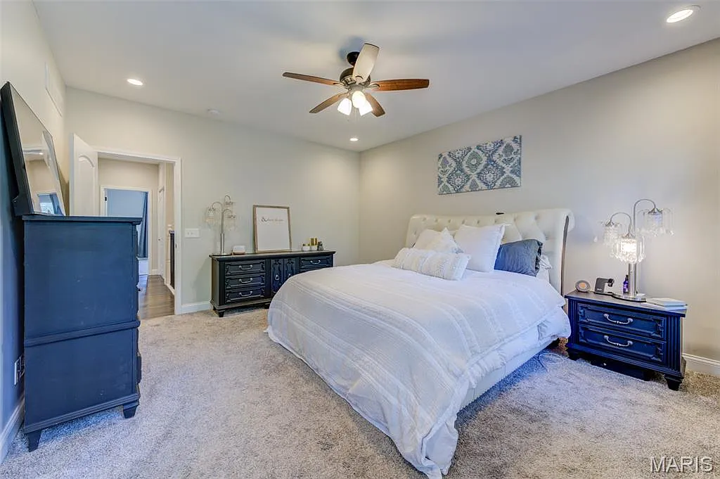 4 bed, 3.5 bath, 4394 sqft, $5,750 — Photo 4