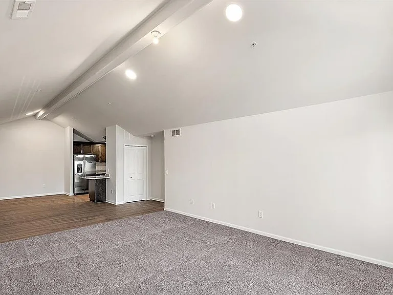 8292 Heywood Cir — Photo 6