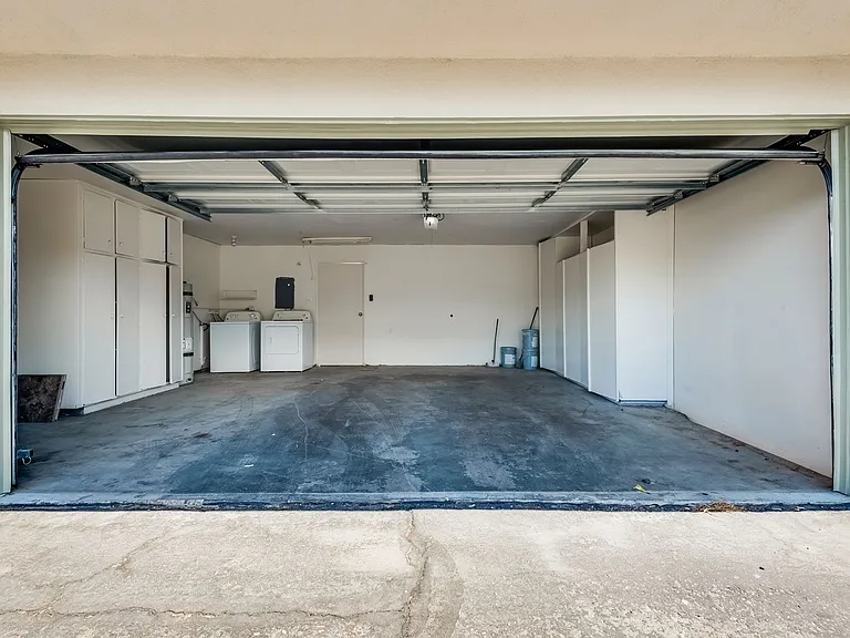 3016 El Camino Ave — Photo 16