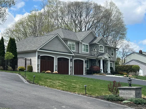 10 Kingfisher Drive, Smithtown, NY 11787