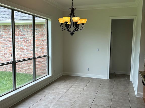 5th image of 423 Hidden Oaks Cir