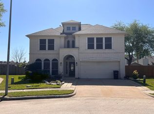 435 Twin Timbers Ln, Kemah, TX 77565