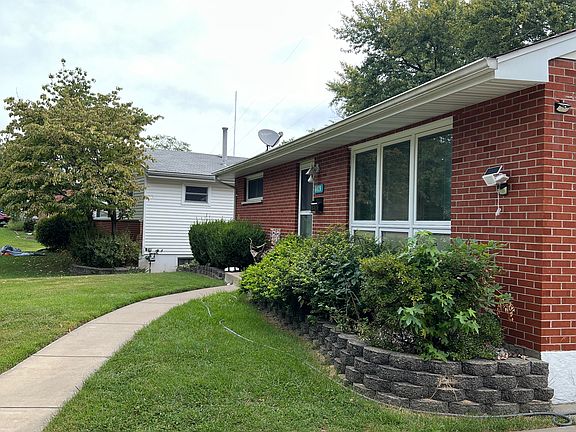 2nd image of 8028 Pembroke Dr
