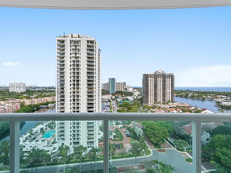 19400 Turnberry Way #1731 — Photo 26