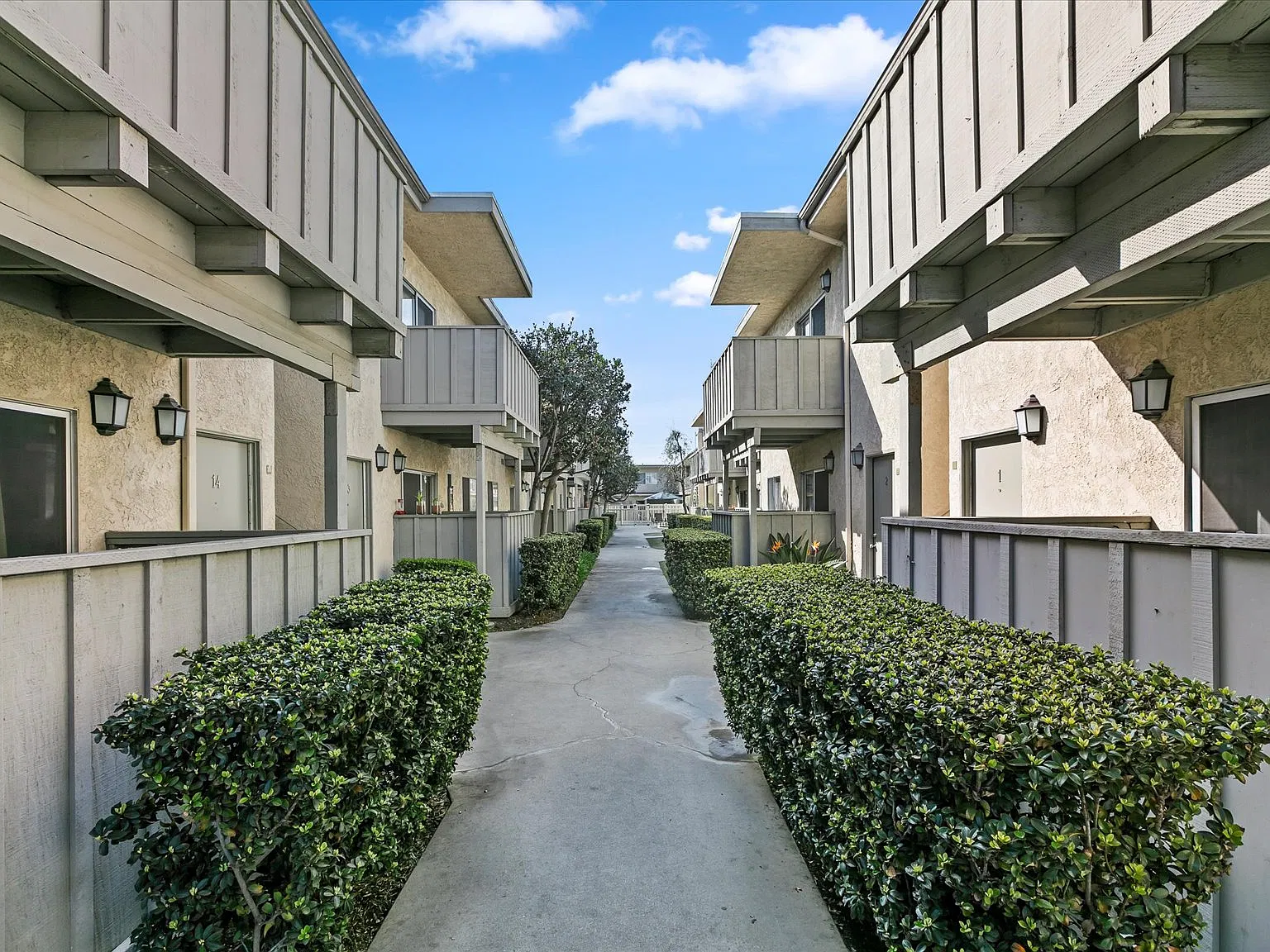 16221 Cornuta Ave — Photo 4