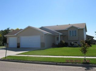 901 13th Ave SW, Aberdeen, SD 57401