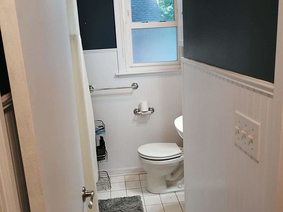 2nd image of 3294 Elwood Ave SW