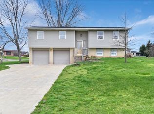 915 Grovewood Cir SW, Canton, OH