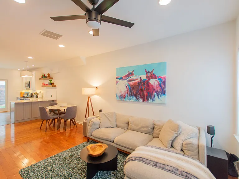 2207 Kimball St — Photo 2